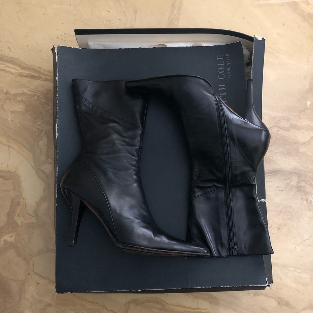 Black Leather Kenneth Cole Leather Heels - Sz 6.5